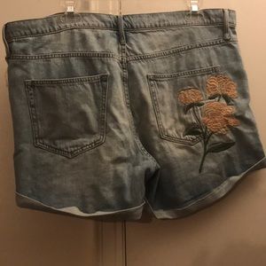 Gap 1969 Denim Shorts with Embroidered Flowers